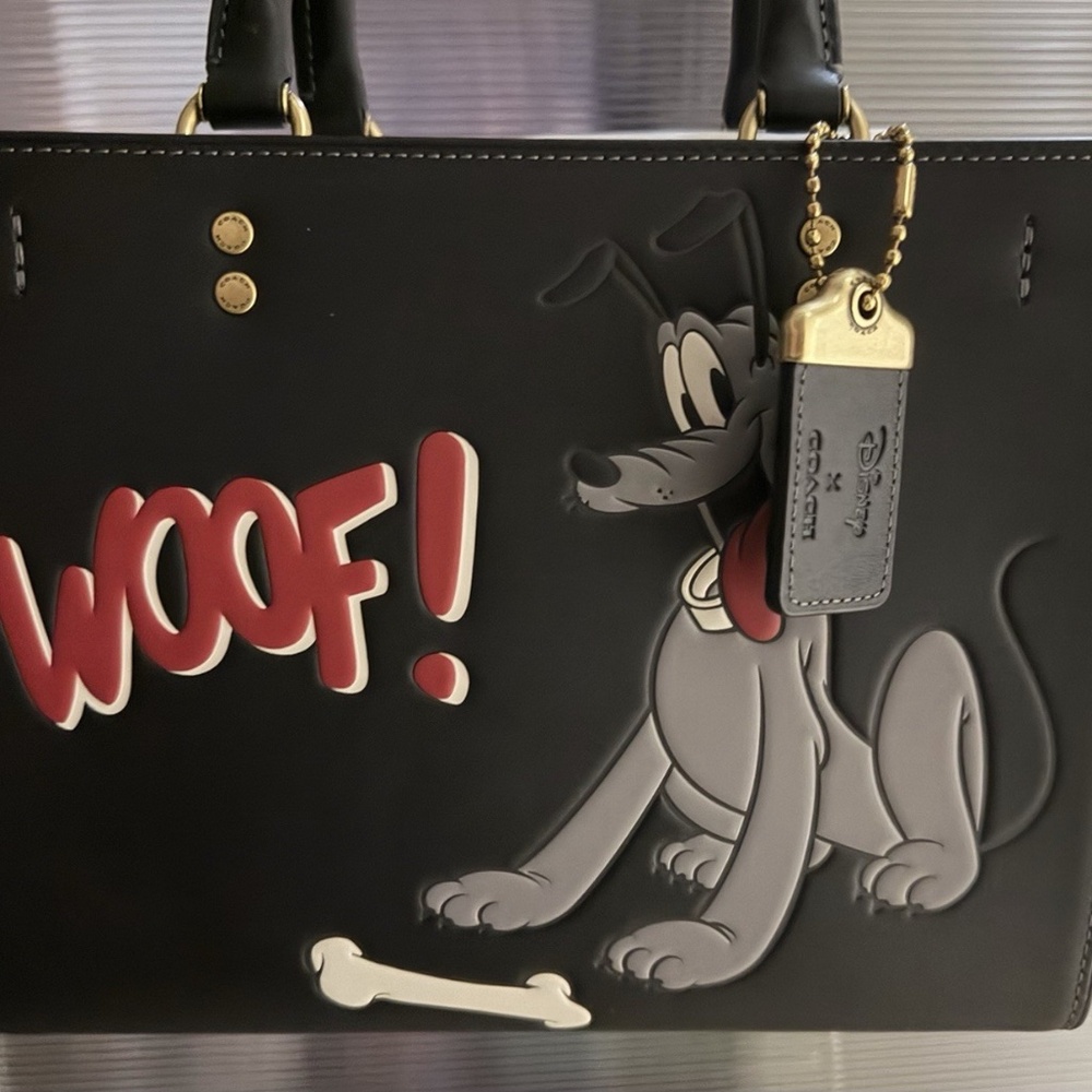 NWT DISNEY X COACH PLUTO BLACK/MULTI LEATHER ROGUE 25 GIFT BOX